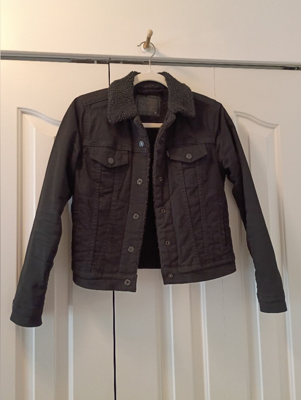 Levi's Black Women's Sherpa-Lined Jean Jacket